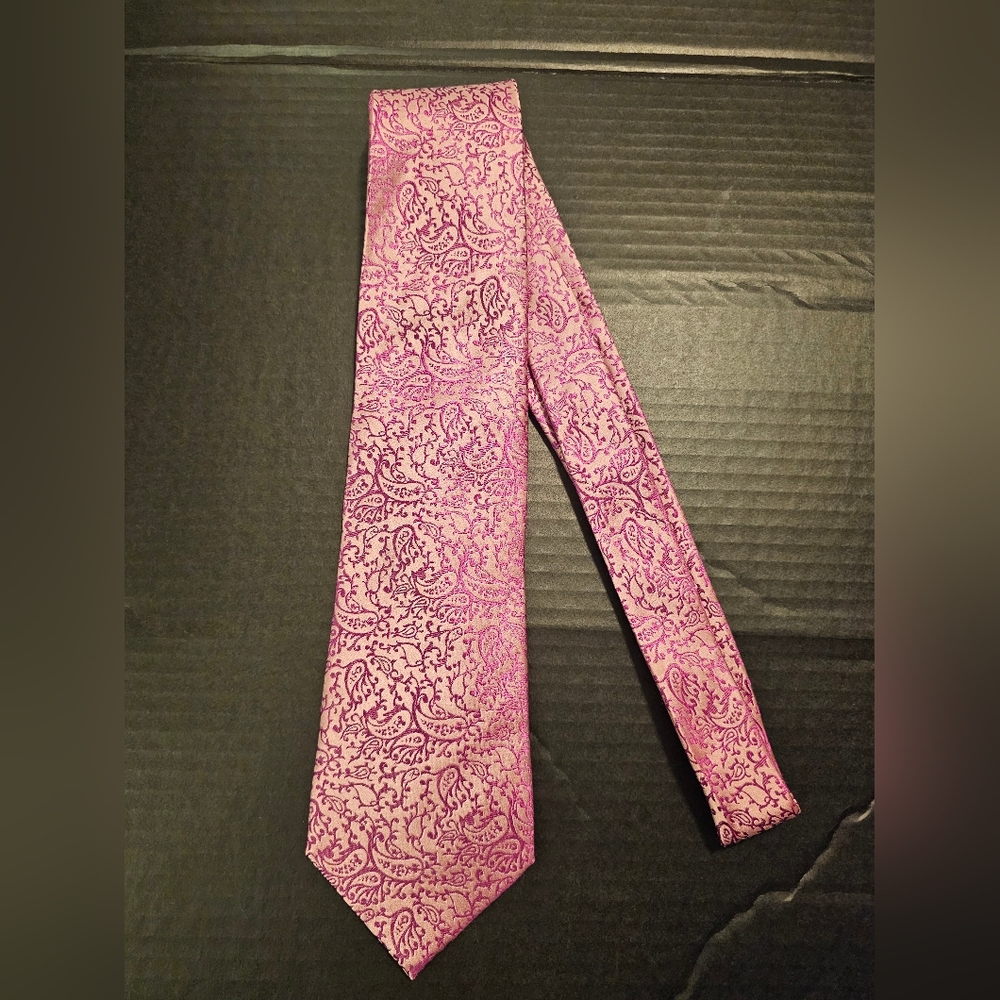 Venturi Uomo Elegant Pink Paisley Men's Tie